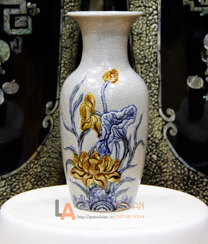 Lọ rạn thờ khắc sen
