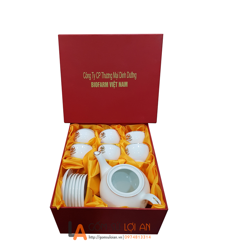 Hộp ấm chén si lót lụa 3